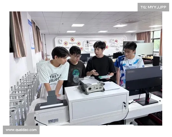 社会待遇差异与职场晋升之路:李语蔚与袁雨佳的对比分析(演员李语绮) 社会待遇差异与职场晋升之路:李语蔚与袁雨佳的对比分析(演员李语绮)